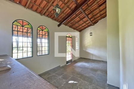 Casa à venda com 130m², 2 quartos e 5 vagas Casa à venda com 130m², 2 quartos e 5 vagasSala