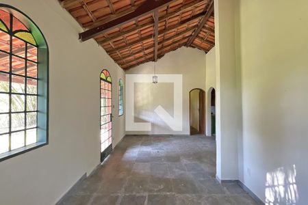 Casa à venda com 130m², 2 quartos e 5 vagas Casa à venda com 130m², 2 quartos e 5 vagasSala