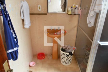 Banheiro da Suíte de casa de condomínio à venda com 3 quartos, 220m² em Taquara, Rio de Janeiro
