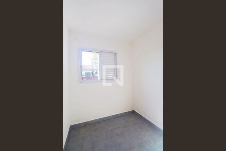 Quarto 2 de apartamento para alugar com 2 quartos, 45m² em Jardim Utinga, Santo André