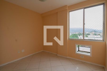 Quarto 1 de apartamento para alugar com 2 quartos, 60m² em Taquara, Rio de Janeiro