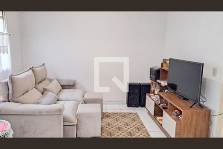 Sala  de casa à venda com 3 quartos, 63m² em Heliópolis, Belo Horizonte