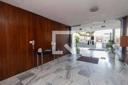 Hall de entrada Social de apartamento à venda com 4 quartos, 100m² em Tauá, Rio de Janeiro