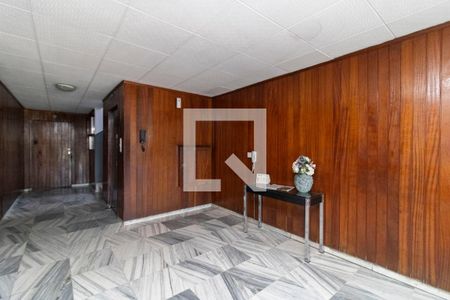 Hall de entrada Social de apartamento à venda com 4 quartos, 100m² em Tauá, Rio de Janeiro