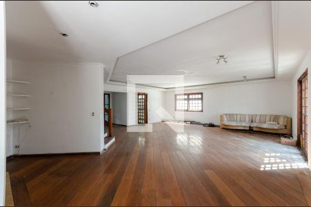 Casa à venda com 380m², 5 quartos e 5 vagasSala