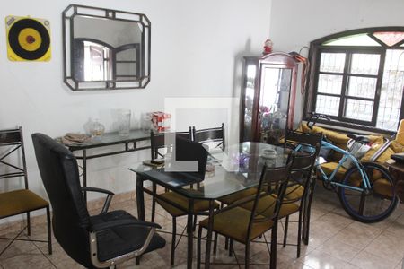 Sala de casa para alugar com 2 quartos, 180m² em Centro, São Vicente