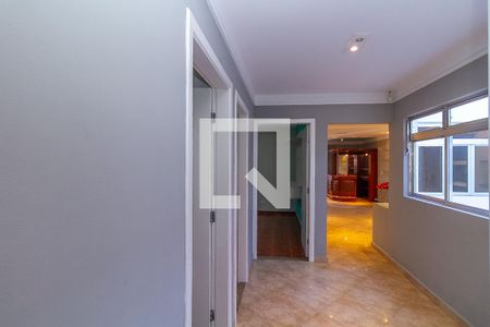 Corredor de casa à venda com 3 quartos, 250m² em Vila Alpina, São Paulo