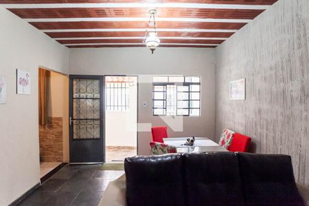 Sala 1 de casa à venda com 2 quartos, 120m² em São Tomáz, Belo Horizonte
