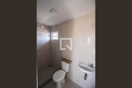 Banheiro de apartamento para alugar com 2 quartos, 60m² em Andrade Araujo, Belford Roxo