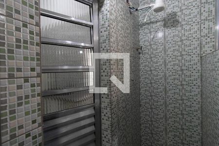 Banheiro de casa para alugar com 1 quarto, 35m² em Vila Maria Alta, São Paulo