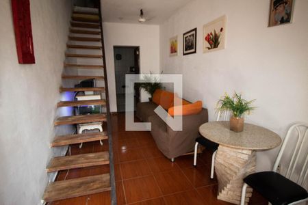 Sala de casa de condomínio à venda com 4 quartos, 131m² em Penha Circular, Rio de Janeiro