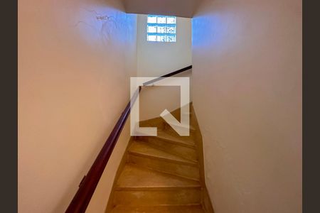 Escadas de casa à venda com 3 quartos, 180m² em Jardim Petrópolis, São Paulo