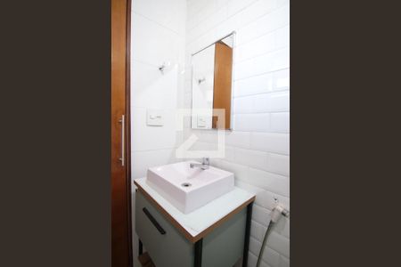 Banheiro  de apartamento para alugar com 1 quarto, 40m² em Vila Paranaguá, São Paulo