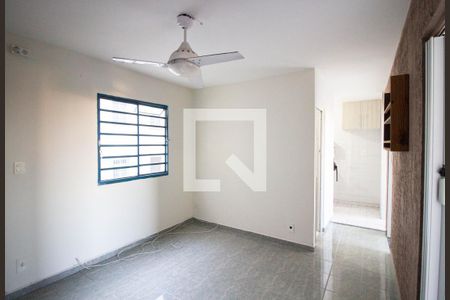 Sala de apartamento para alugar com 2 quartos, 41m² em Itaquera, São Paulo