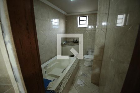 Banheiro de apartamento à venda com 2 quartos, 265m² em Planalto, Belo Horizonte