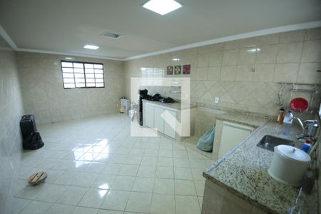 Cozinha de apartamento para alugar com 2 quartos, 265m² em Planalto, Belo Horizonte