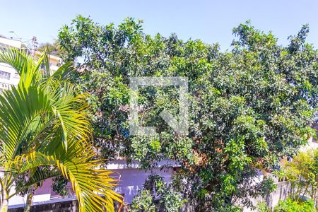 Vista de casa à venda com 3 quartos, 210m² em Vila Ivone, São Paulo