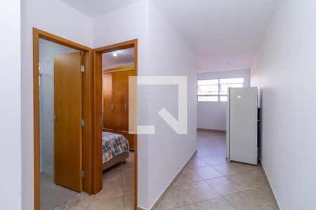 Corredor de casa para alugar com 2 quartos, 60m² em Vila California, São Paulo