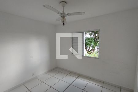 Dormitório 01 de apartamento para alugar com 2 quartos, 50m² em Jardim Zara, Ribeirão Preto