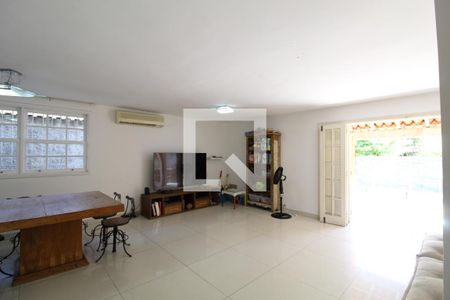 Sala de casa à venda com 5 quartos, 244m² em Anil, Rio de Janeiro