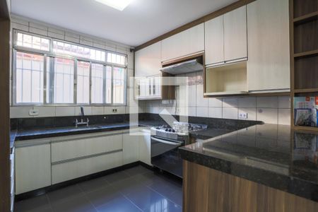 Cozinha de casa para alugar com 3 quartos, 170m² em Vila Água Funda, São Paulo