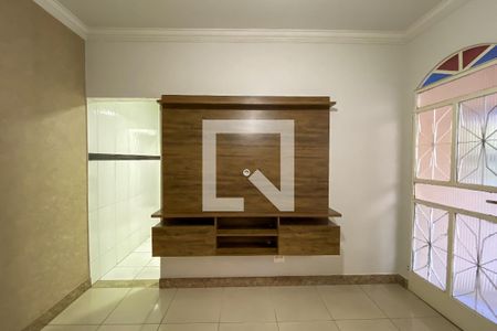 Sala de casa para alugar com 2 quartos, 120m² em Estrela Dalva, Belo Horizonte