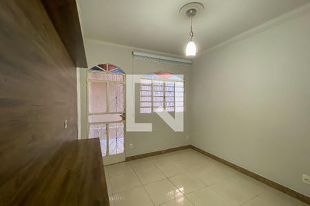 Sala de casa para alugar com 2 quartos, 120m² em Estrela Dalva, Belo Horizonte