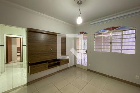 Sala de casa para alugar com 2 quartos, 120m² em Estrela Dalva, Belo Horizonte