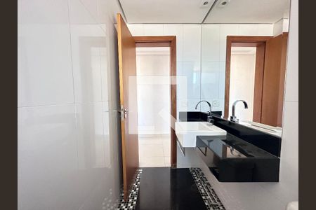 Banheiro de apartamento para alugar com 3 quartos, 83m² em Sagrada Família, Belo Horizonte