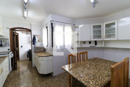 Apartamento para alugar com 260m², 3 quartos e 3 vagas Apartamento para alugar com 260m², 3 quartos e 3 vagasCozinha