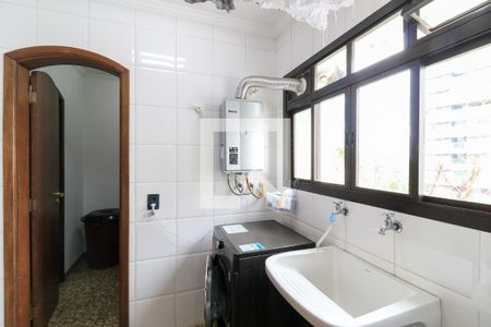 Apartamento para alugar com 260m², 3 quartos e 3 vagas Apartamento para alugar com 260m², 3 quartos e 3 vagasÁrea de Serviço