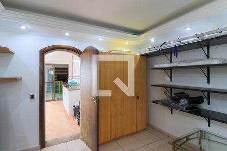 Apartamento para alugar com 260m², 3 quartos e 3 vagas Apartamento para alugar com 260m², 3 quartos e 3 vagasEscritório