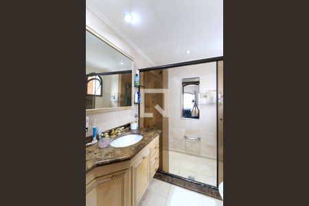 Apartamento para alugar com 260m², 3 quartos e 3 vagas Apartamento para alugar com 260m², 3 quartos e 3 vagasBanheiro da Suíte