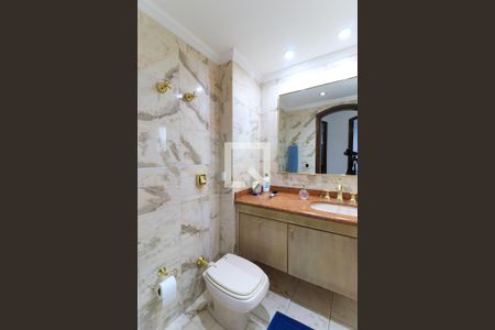 Apartamento para alugar com 260m², 3 quartos e 3 vagas Apartamento para alugar com 260m², 3 quartos e 3 vagasBanheiro Corredor