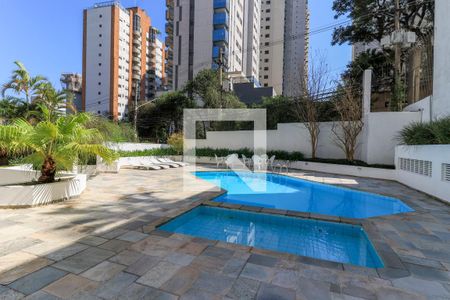 Apartamento para alugar com 260m², 3 quartos e 3 vagas Apartamento para alugar com 260m², 3 quartos e 3 vagasÁrea comum - Piscina