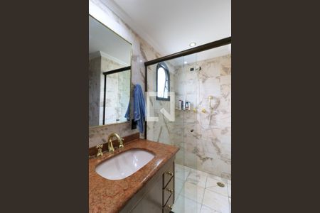 Apartamento para alugar com 260m², 3 quartos e 3 vagas Apartamento para alugar com 260m², 3 quartos e 3 vagasBanheiro Corredor