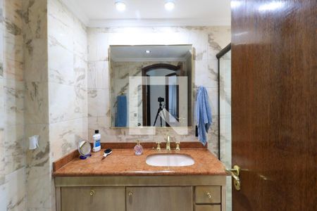 Apartamento para alugar com 260m², 3 quartos e 3 vagas Apartamento para alugar com 260m², 3 quartos e 3 vagasBanheiro Corredor