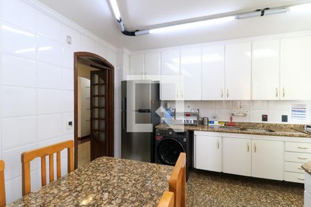 Apartamento para alugar com 260m², 3 quartos e 3 vagas Apartamento para alugar com 260m², 3 quartos e 3 vagasCozinha
