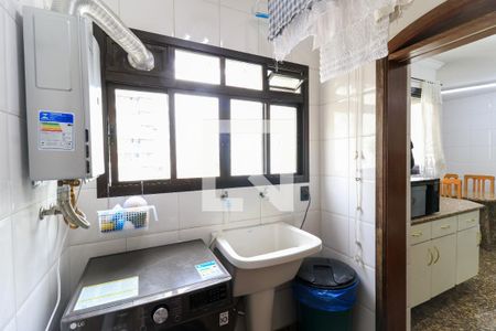 Apartamento para alugar com 260m², 3 quartos e 3 vagas Apartamento para alugar com 260m², 3 quartos e 3 vagasÁrea de Serviço