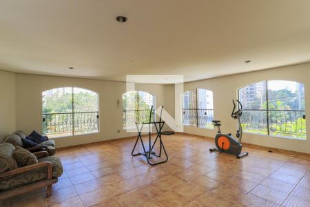 Apartamento para alugar com 260m², 3 quartos e 3 vagas Apartamento para alugar com 260m², 3 quartos e 3 vagasÁrea comum - Academia