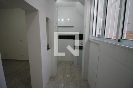 Cozinha de casa para alugar com 2 quartos, 55m² em Vila Bertioga, São Paulo