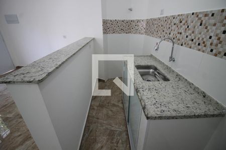 Cozinha de casa para alugar com 2 quartos, 55m² em Vila Bertioga, São Paulo