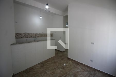 Sala de casa para alugar com 2 quartos, 55m² em Vila Bertioga, São Paulo