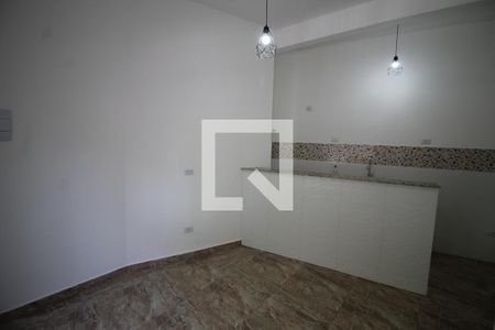 Sala de casa para alugar com 2 quartos, 55m² em Vila Bertioga, São Paulo