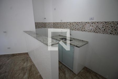 Cozinha de casa para alugar com 2 quartos, 55m² em Vila Bertioga, São Paulo