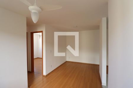 Sala de apartamento para alugar com 2 quartos, 44m² em Alcântara, São Gonçalo