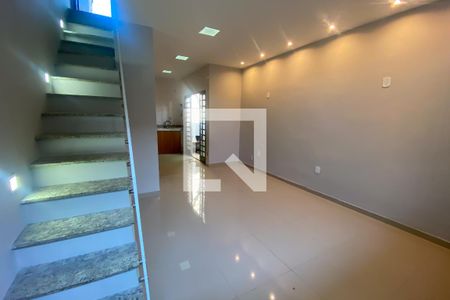 Sala de casa para alugar com 1 quarto, 130m² em Jardim Primavera, Duque de Caxias