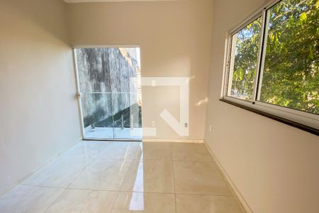 Quarto de casa para alugar com 1 quarto, 130m² em Jardim Primavera, Duque de Caxias