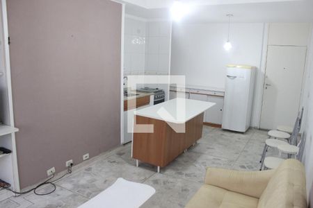 Cozinha de apartamento para alugar com 1 quarto, 45m² em Itararé, São Vicente