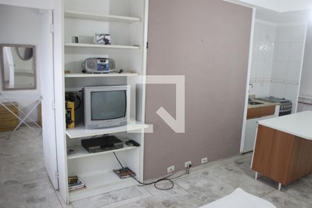 Cozinha de apartamento para alugar com 1 quarto, 45m² em Itararé, São Vicente